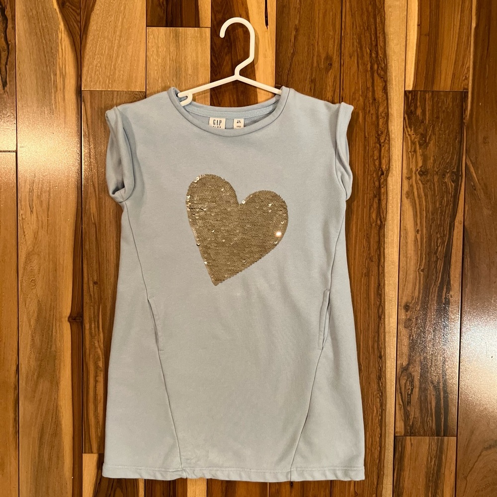 GAP. Size S (6-7). Blue sequin silver/white heart tunic sweater dress